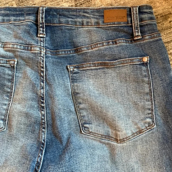 Judy Blue Wide leg women’s jeans - 15/32 - great condition - Picture 6 of 6